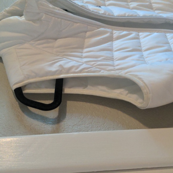 Denver Broncos Cutter & Buck White zip up puffy vest, small - Picture 9 of 10